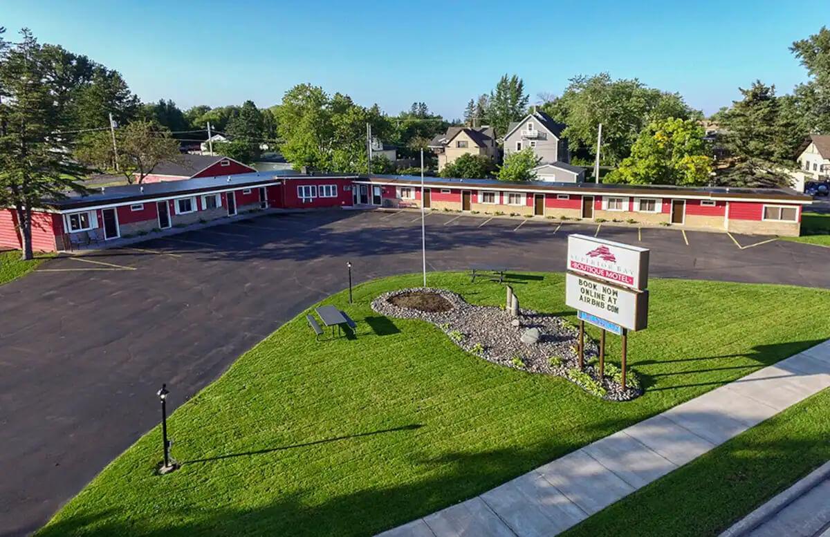 Superior Bay Boutique Motel - Unit #11 - Image# 1