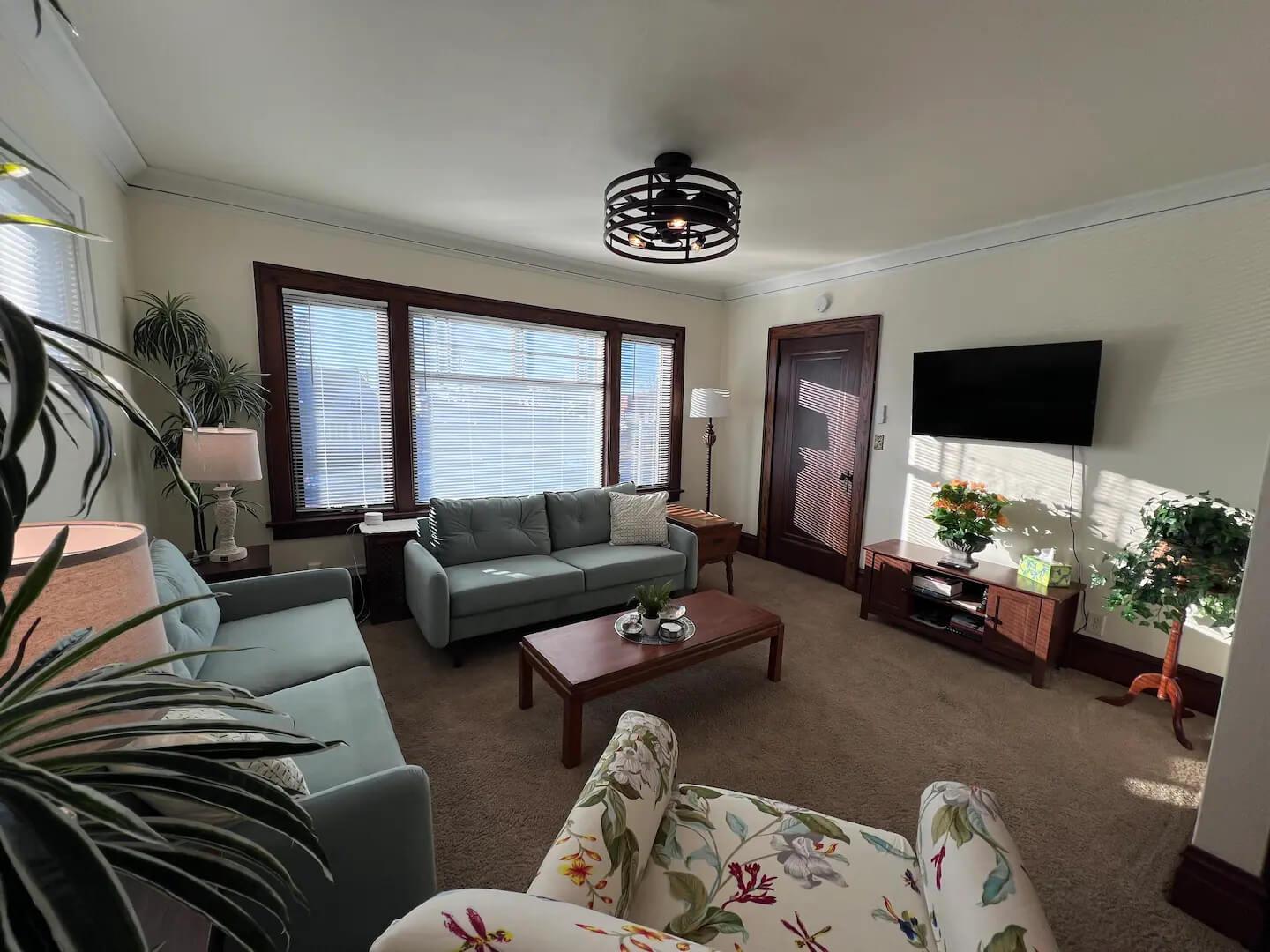 Holly Grand (Upper Level) - Image# 1