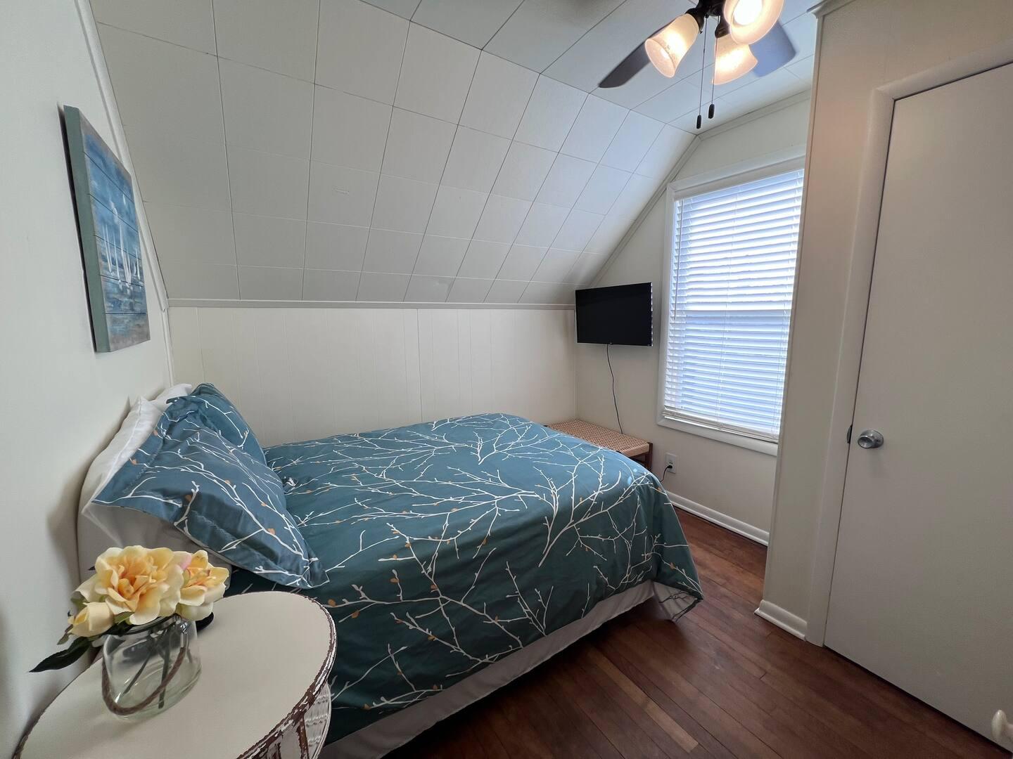 Campus Duplex (Upper Level) - Image# 1